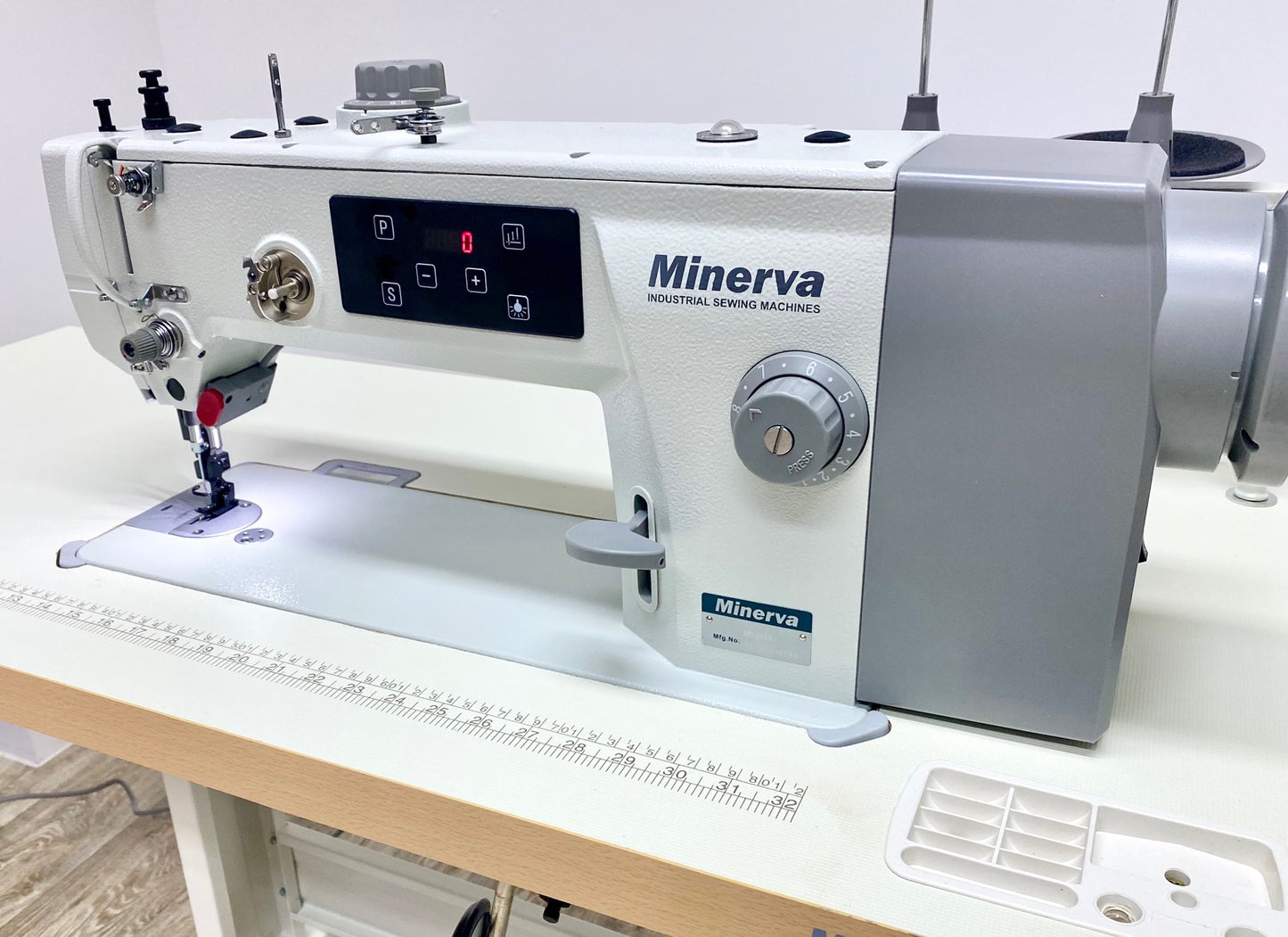 Minerva M0201JD  stębnówka z podwójnym transportem